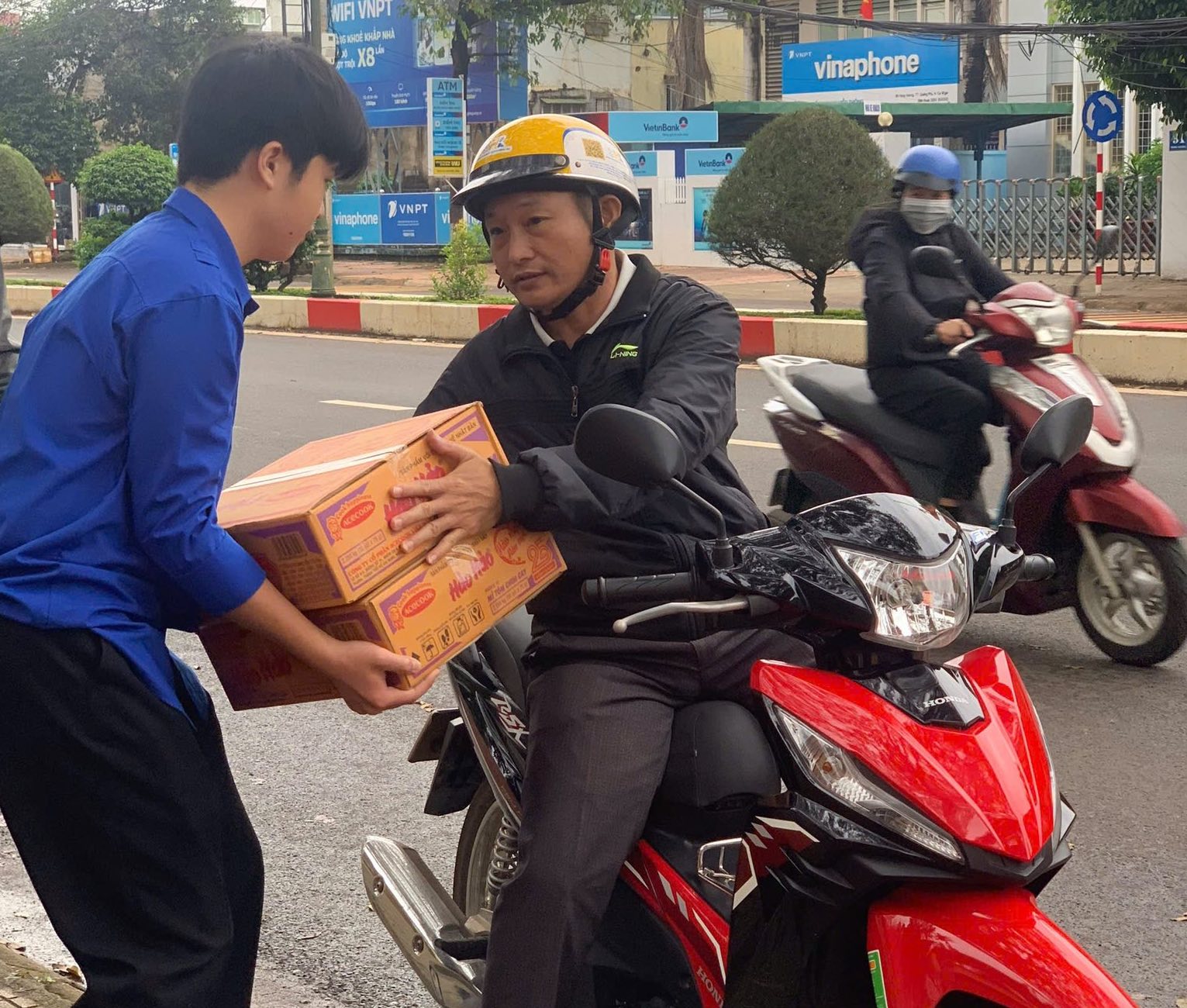 Đoàn Thanh niên xã Quảng Phú ra quân thực hiện “Ngày Chủ nhật xanh” lần thứ VIII năm 2025